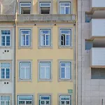 Liiiving In - Modern Coastline Apartman *