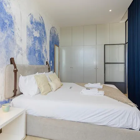 Liiiving In - Modern Coastline Oporto