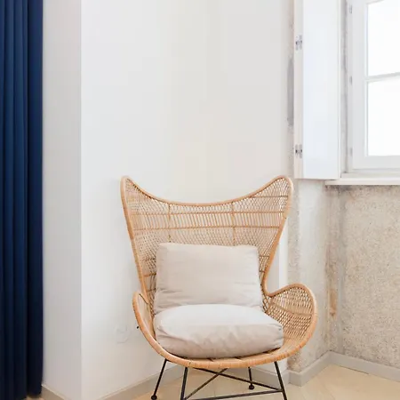 Liiiving In - Modern Coastline