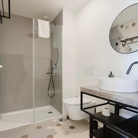 Liiiving In - Modern Coastline Apartamento