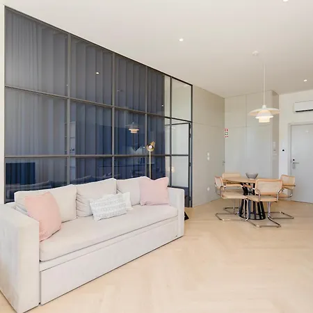 Liiiving In - Modern Coastline Appartement *