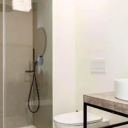 Liiiving In - Modern Coastline Apartament *