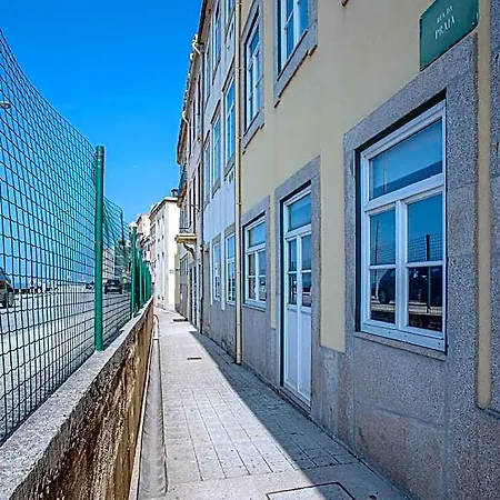 Liiiving In - Modern Coastline Porto