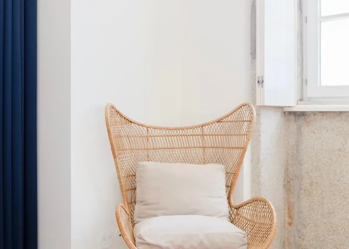 Liiiving In - Modern Coastline * Порту